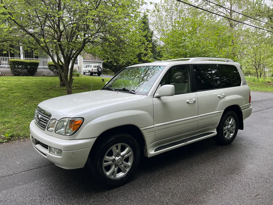 2004 Lexus LX 2nd Gen - Image 13 of 31