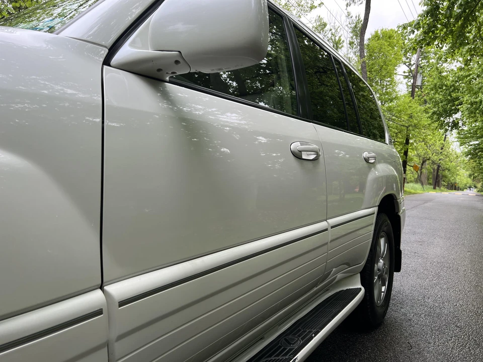 2004 Lexus LX 2nd Gen - Image 31 of 31