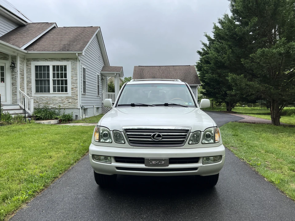 2004 Lexus LX 2nd Gen - Image 6 of 31