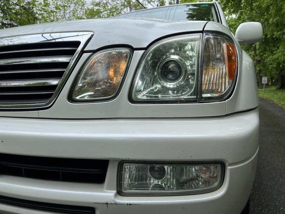 2004 Lexus LX 2nd Gen - Image 27 of 31
