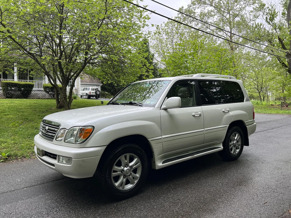 2004 Lexus LX 2nd Gen - Image 14 of 31
