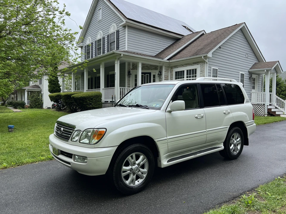 2004 Lexus LX 2nd Gen - Image 15 of 31
