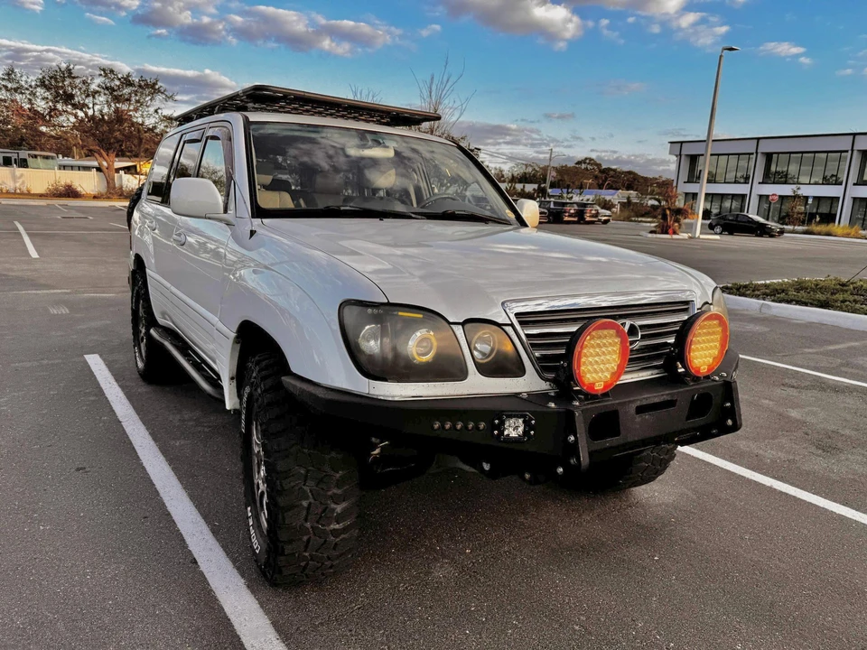 2004 Lexus LX 2nd Gen - Image 20 of 31
