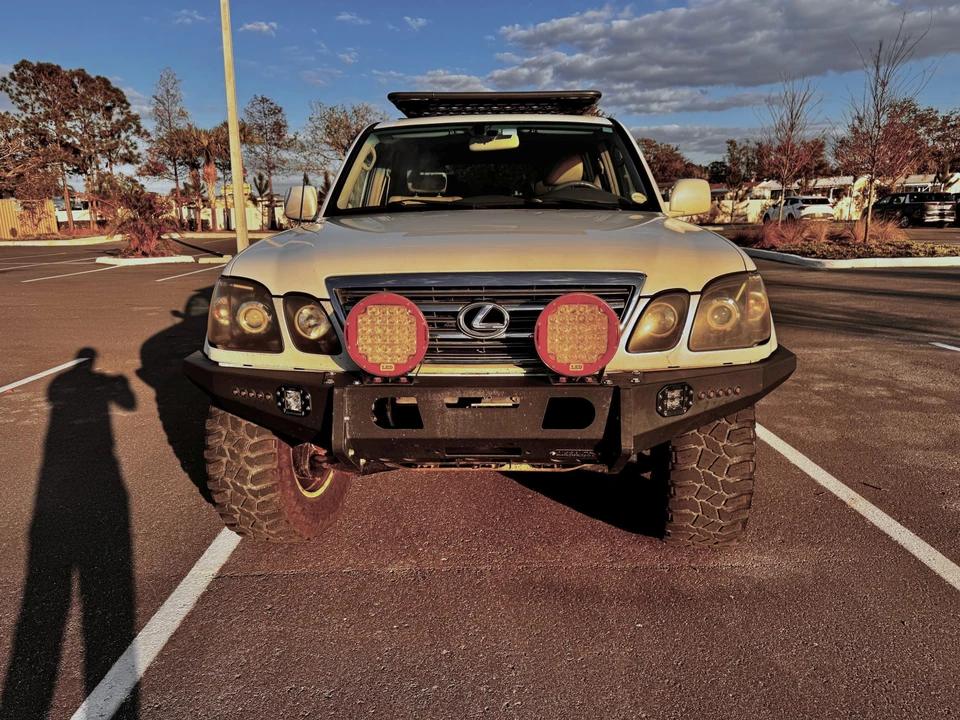 2004 Lexus LX 2nd Gen - Image 6 of 31