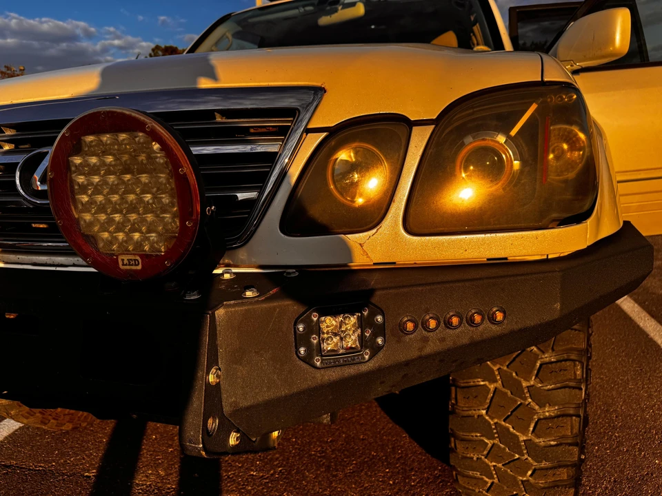 2004 Lexus LX 2nd Gen - Image 26 of 31