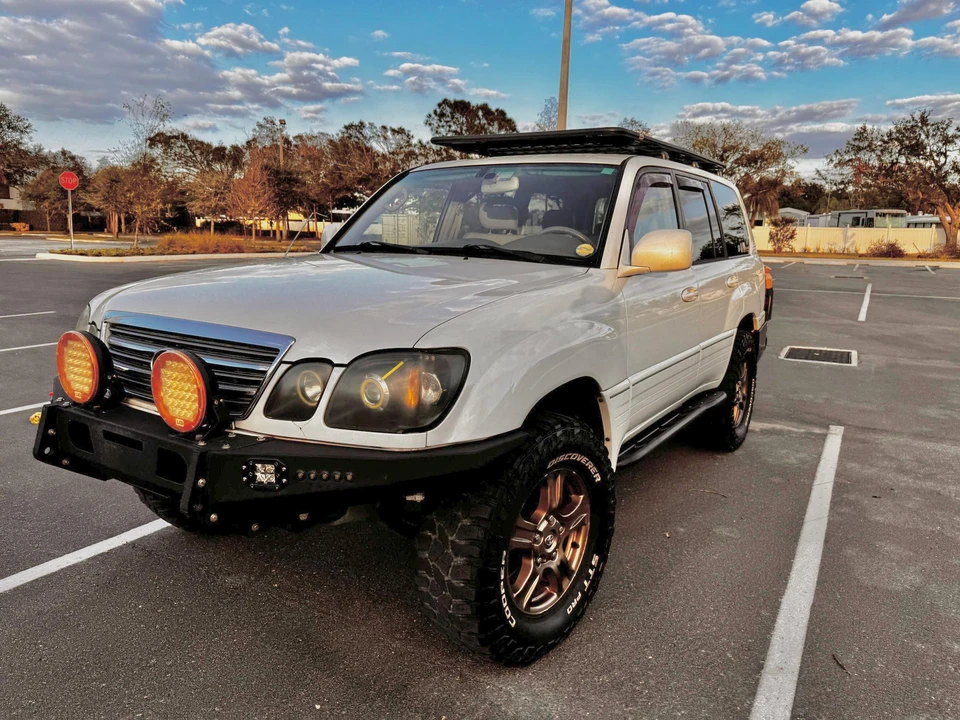 2004 Lexus LX 2nd Gen - Image 8 of 31