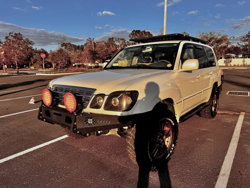 2004 Lexus LX 2nd Gen - Image 9 of 31