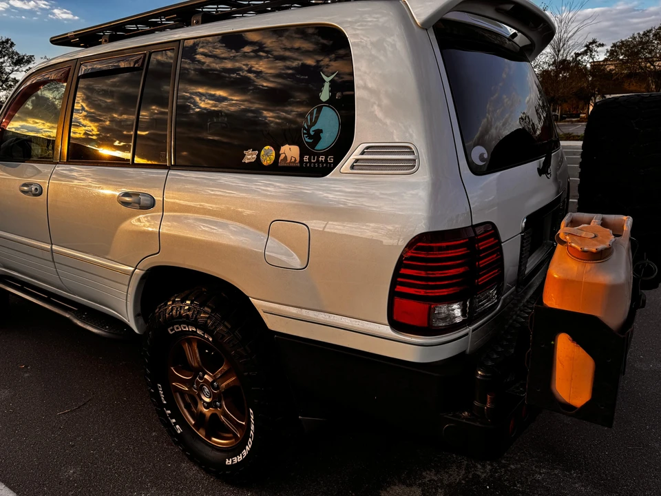2004 Lexus LX 2nd Gen - Image 31 of 31