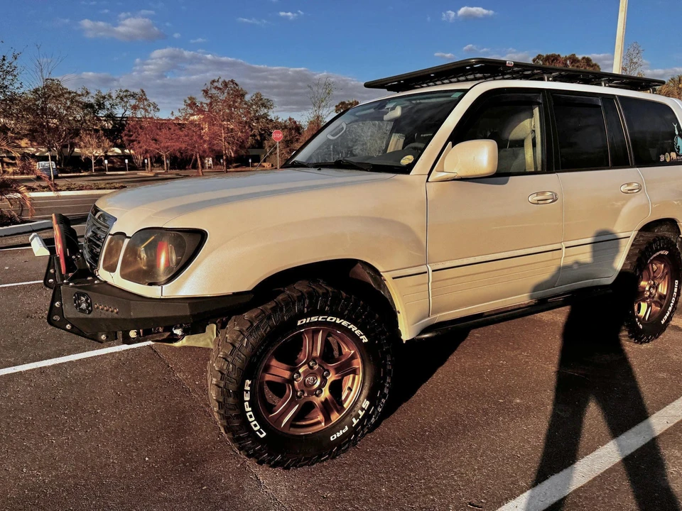 2004 Lexus LX 2nd Gen - Image 10 of 31