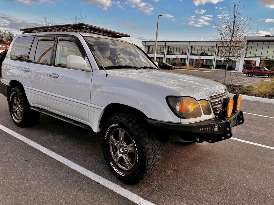 2004 Lexus LX 2nd Gen - Image 18 of 31