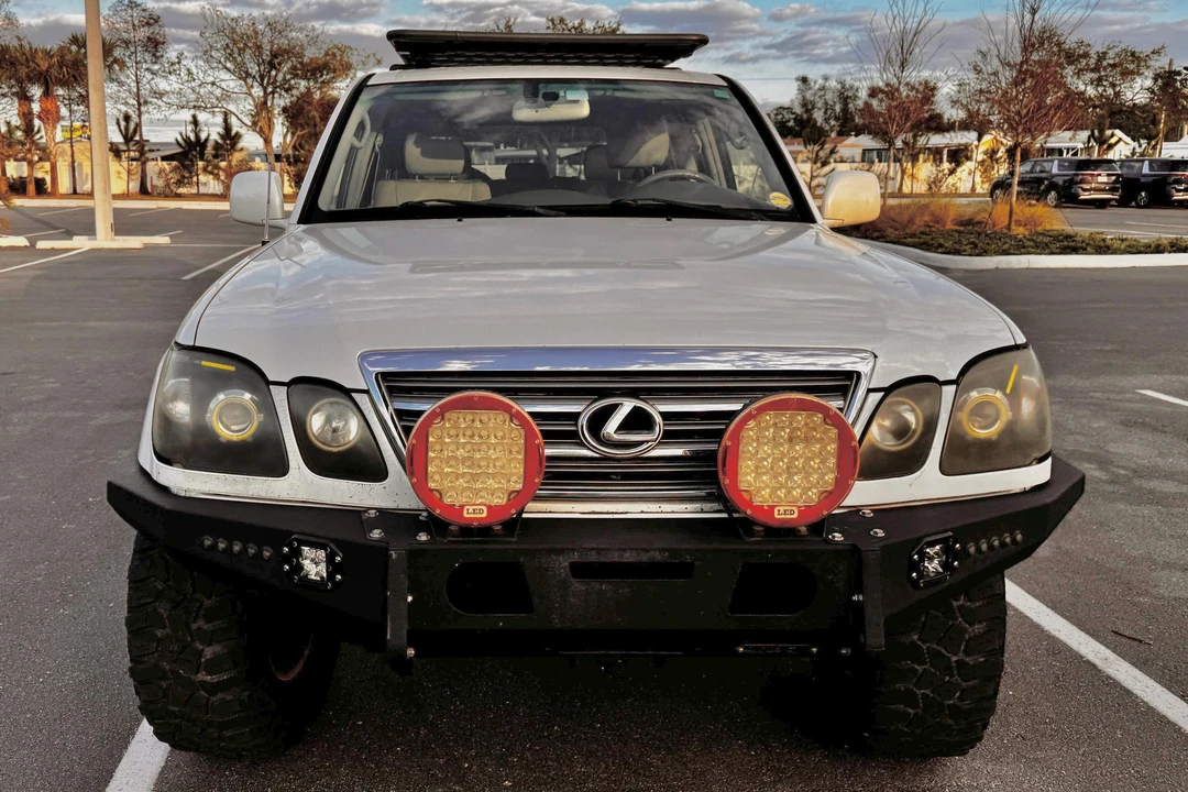 2004 Lexus LX 2nd Gen - Image 2 of 31