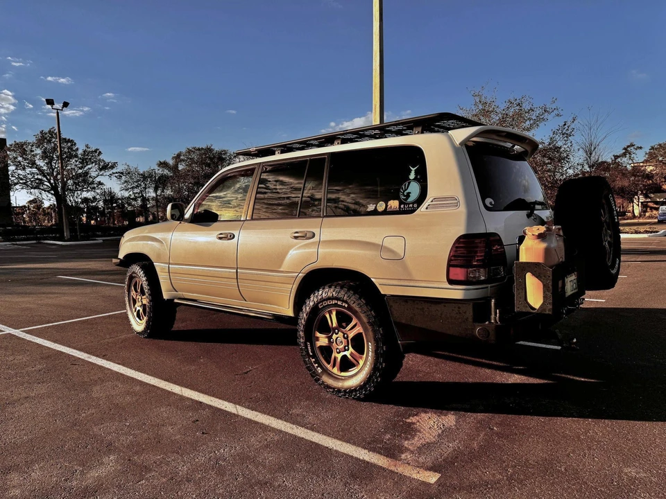 2004 Lexus LX 2nd Gen - Image 13 of 31