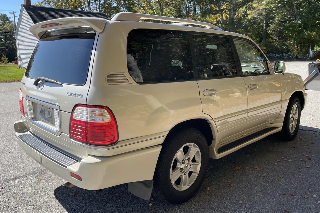 2004 Lexus LX 2nd Gen - Image 4 of 6