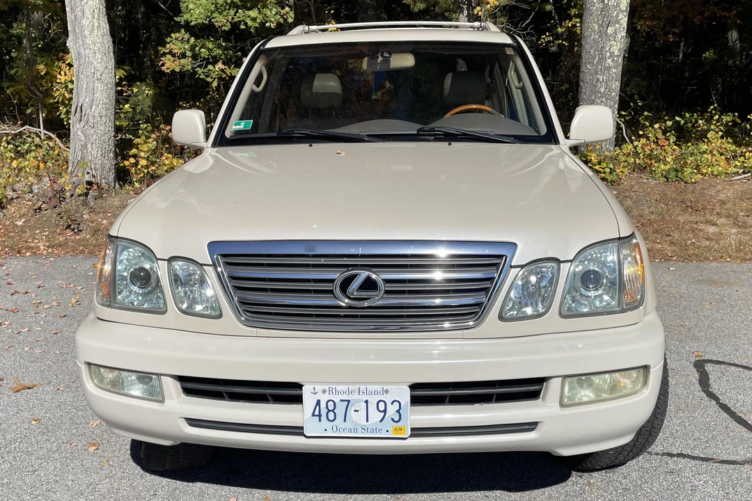 2004 Lexus LX 2nd Gen - Image 2 of 6