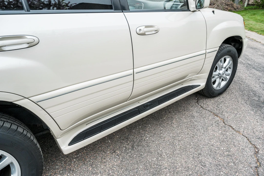 2004 Lexus LX 2nd Gen - Image 30 of 31