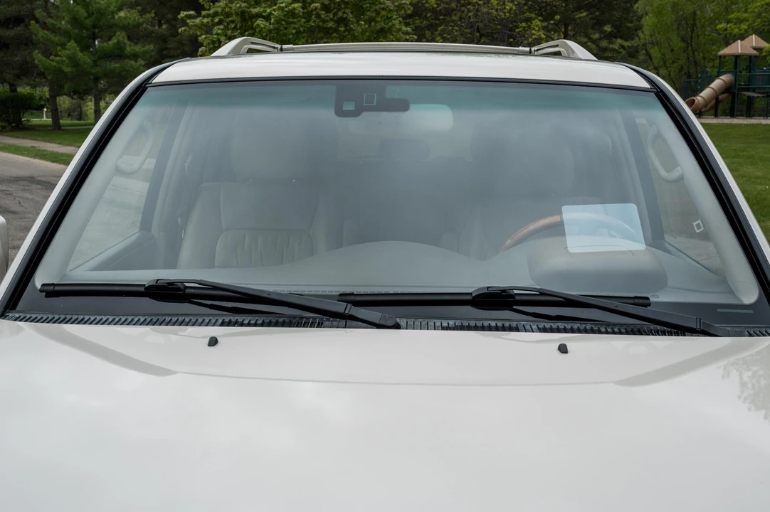 2004 Lexus LX 2nd Gen - Image 21 of 31