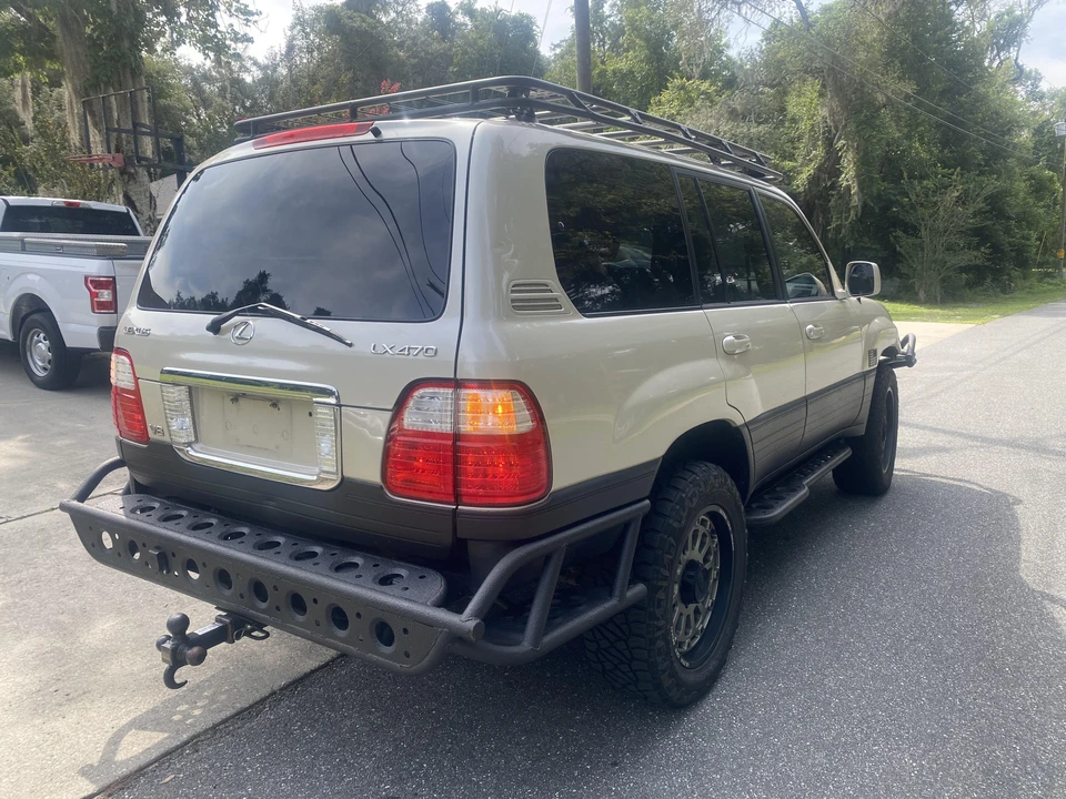 2004 Lexus LX 2nd Gen - Image 7 of 31