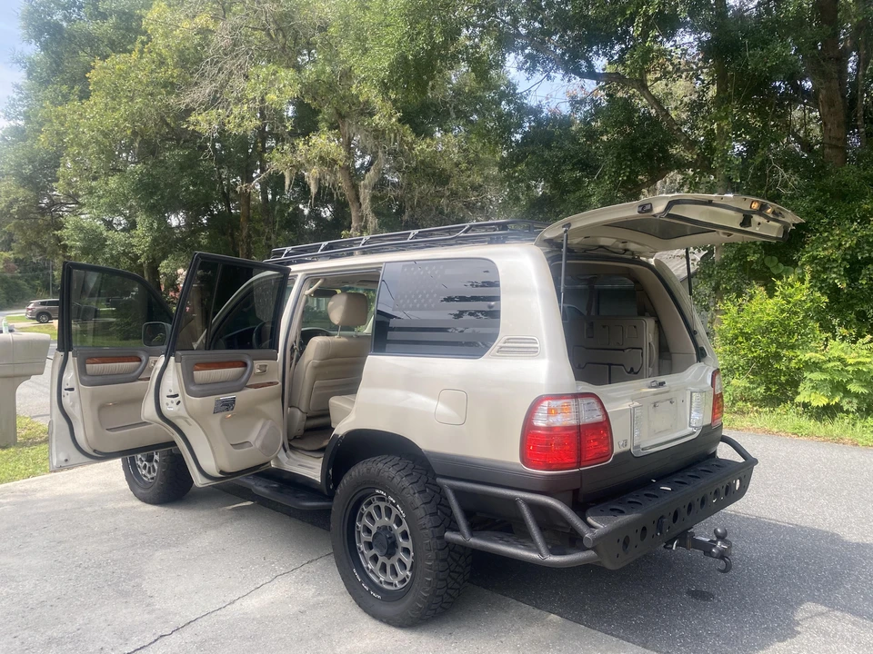 2004 Lexus LX 2nd Gen - Image 12 of 31