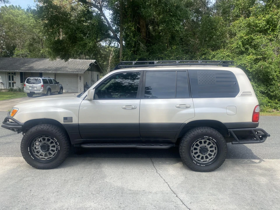 2004 Lexus LX 2nd Gen - Image 6 of 31