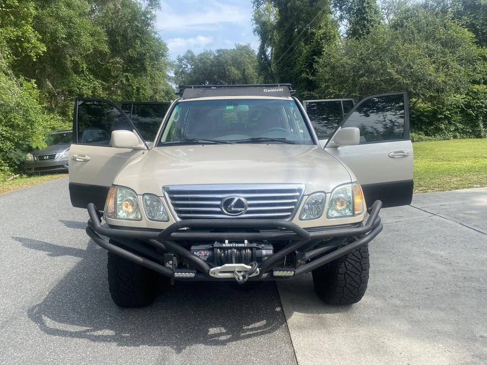 2004 Lexus LX 2nd Gen - Image 9 of 31