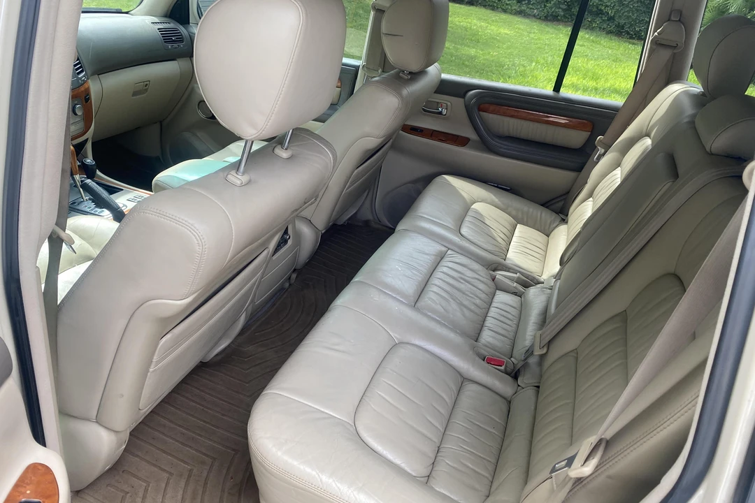 2004 Lexus LX 2nd Gen - Image 30 of 31