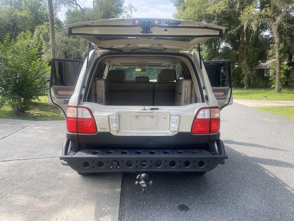 2004 Lexus LX 2nd Gen - Image 13 of 31