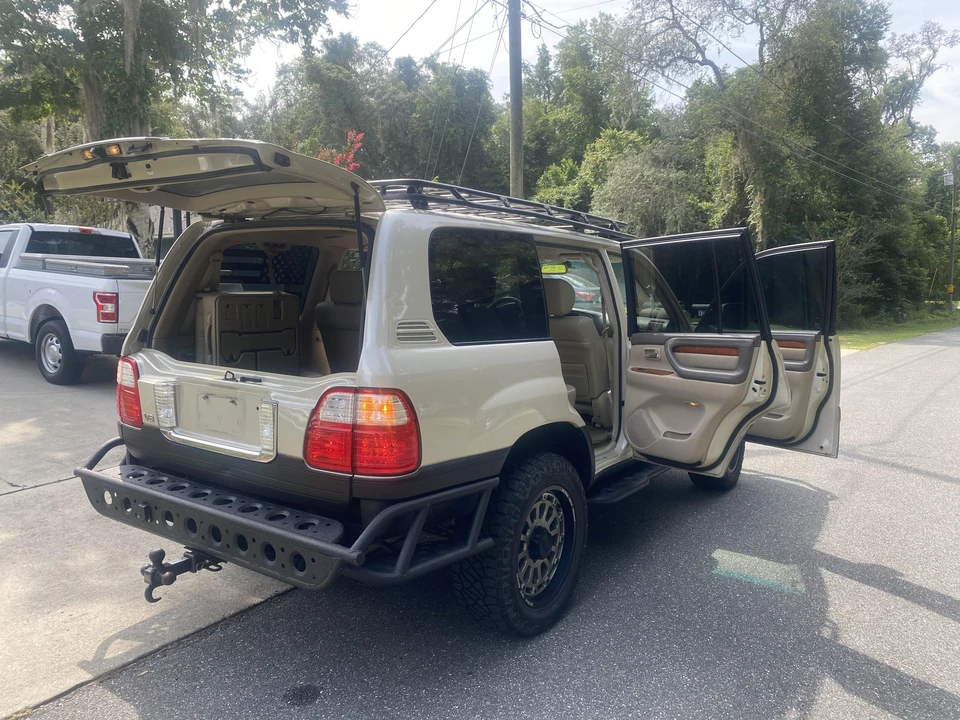 2004 Lexus LX 2nd Gen - Image 14 of 31