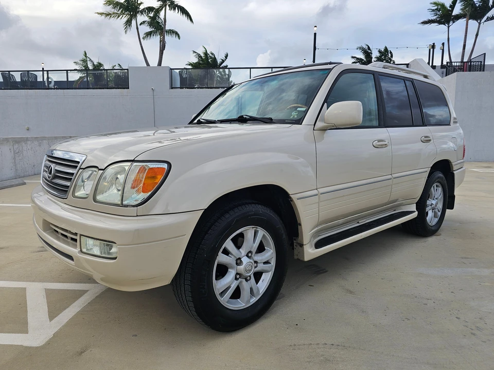 2004 Lexus LX 2nd Gen - Image 8 of 31