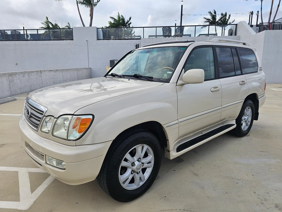 2004 Lexus LX 2nd Gen - Image 7 of 31