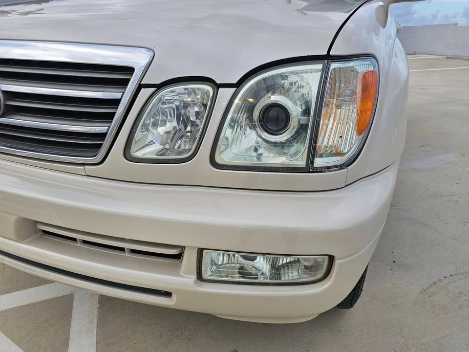 2004 Lexus LX 2nd Gen - Image 24 of 31