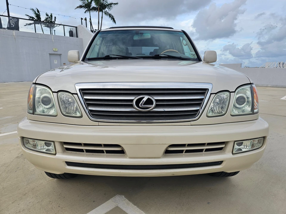 2004 Lexus LX 2nd Gen - Image 6 of 31