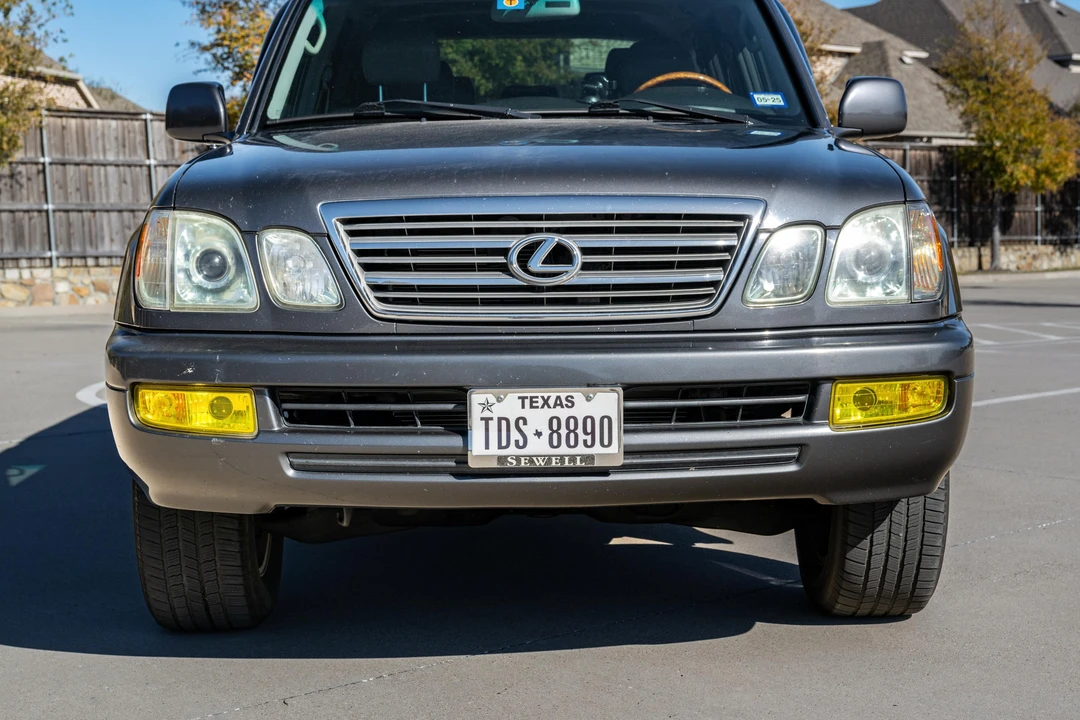 2004 Lexus LX 2nd Gen - Image 10 of 31