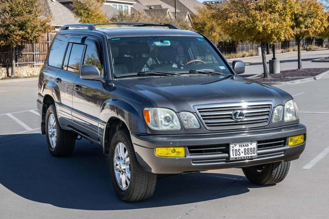 2004 Lexus LX 2nd Gen - Image 9 of 31