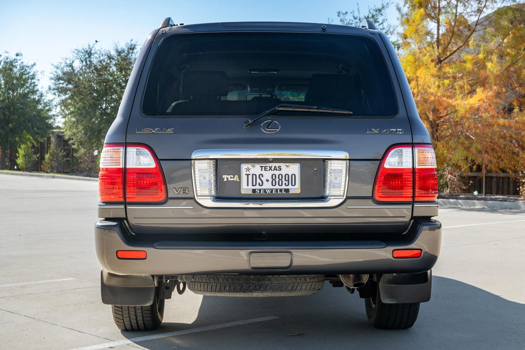 2004 Lexus LX 2nd Gen - Image 7 of 31