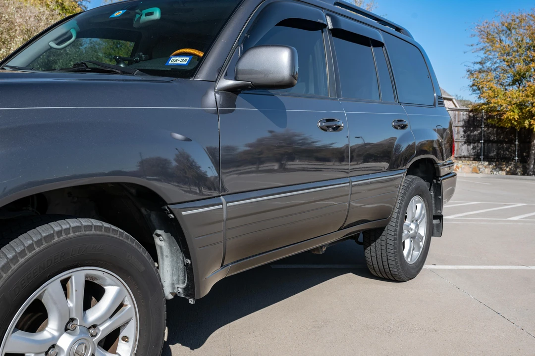 2004 Lexus LX 2nd Gen - Image 15 of 31
