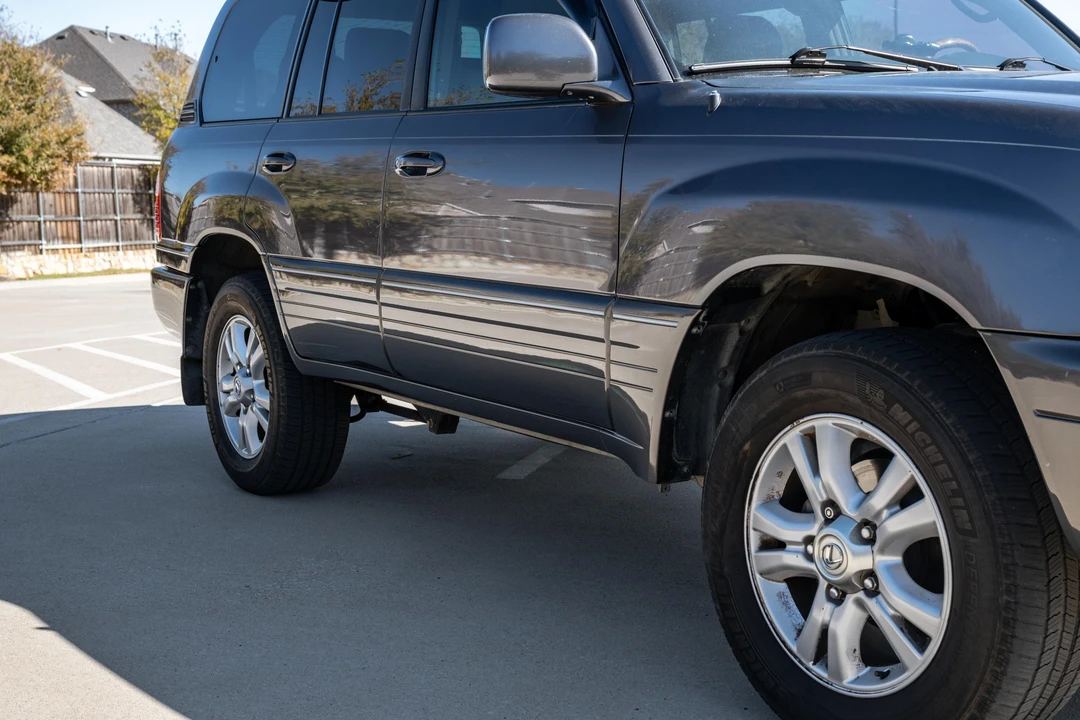 2004 Lexus LX 2nd Gen - Image 31 of 31