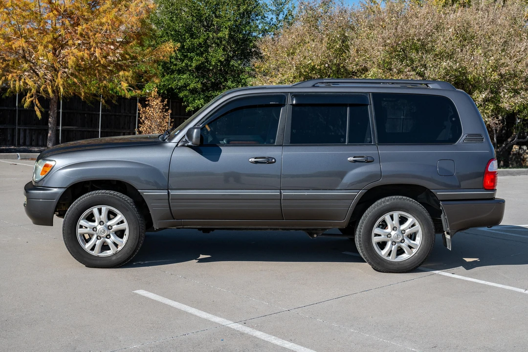 2004 Lexus LX 2nd Gen - Image 6 of 31