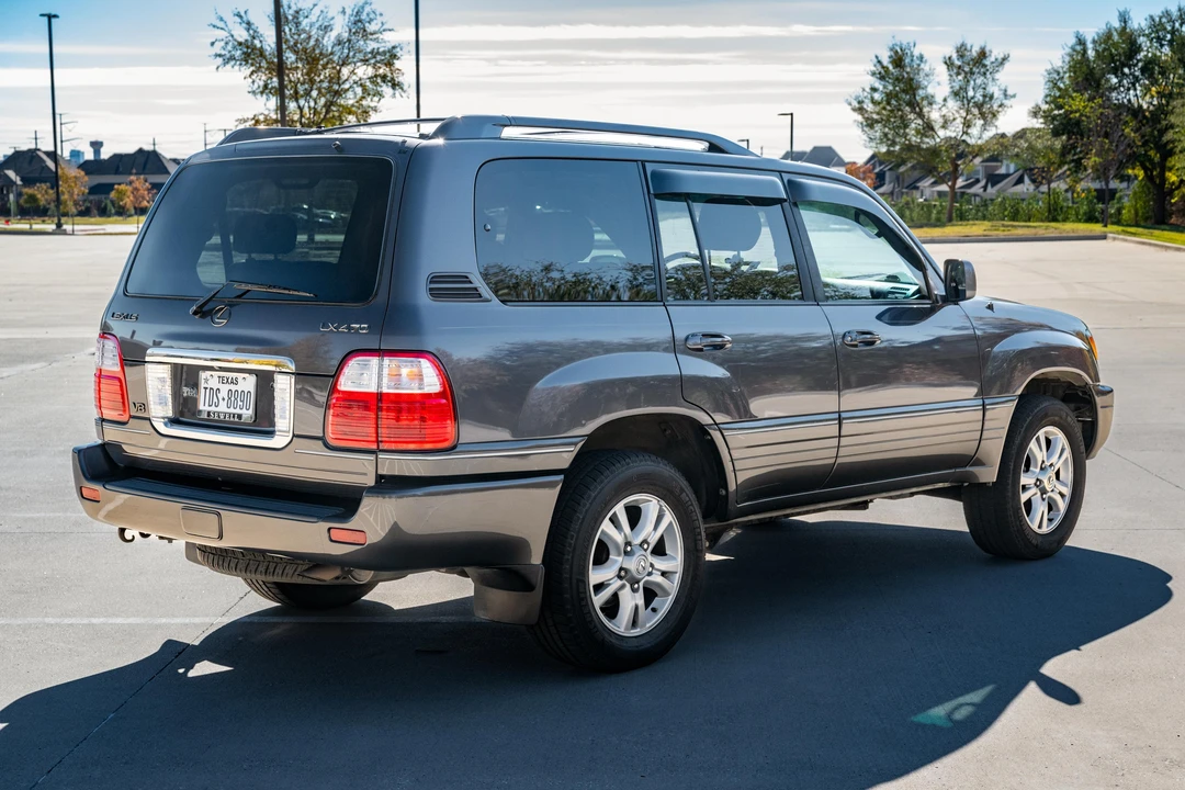 2004 Lexus LX 2nd Gen - Image 8 of 31