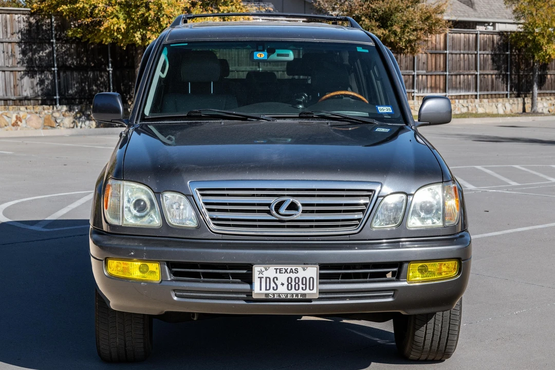 2004 Lexus LX 2nd Gen - Image 2 of 31