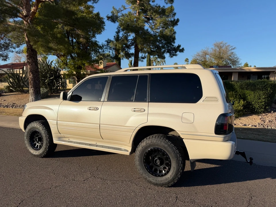 2004 Lexus LX 2nd Gen - Image 8 of 11