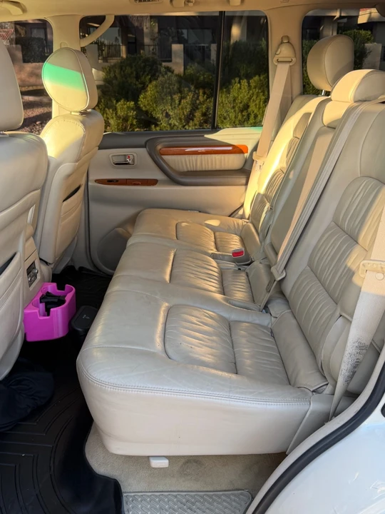 2004 Lexus LX 2nd Gen - Image 10 of 11
