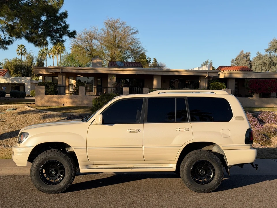 2004 Lexus LX 2nd Gen - Image 2 of 11