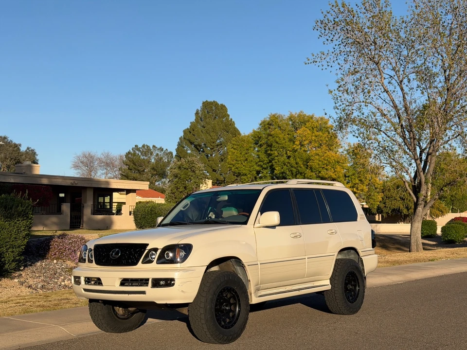 2004 Lexus LX 2nd Gen - Image 3 of 11
