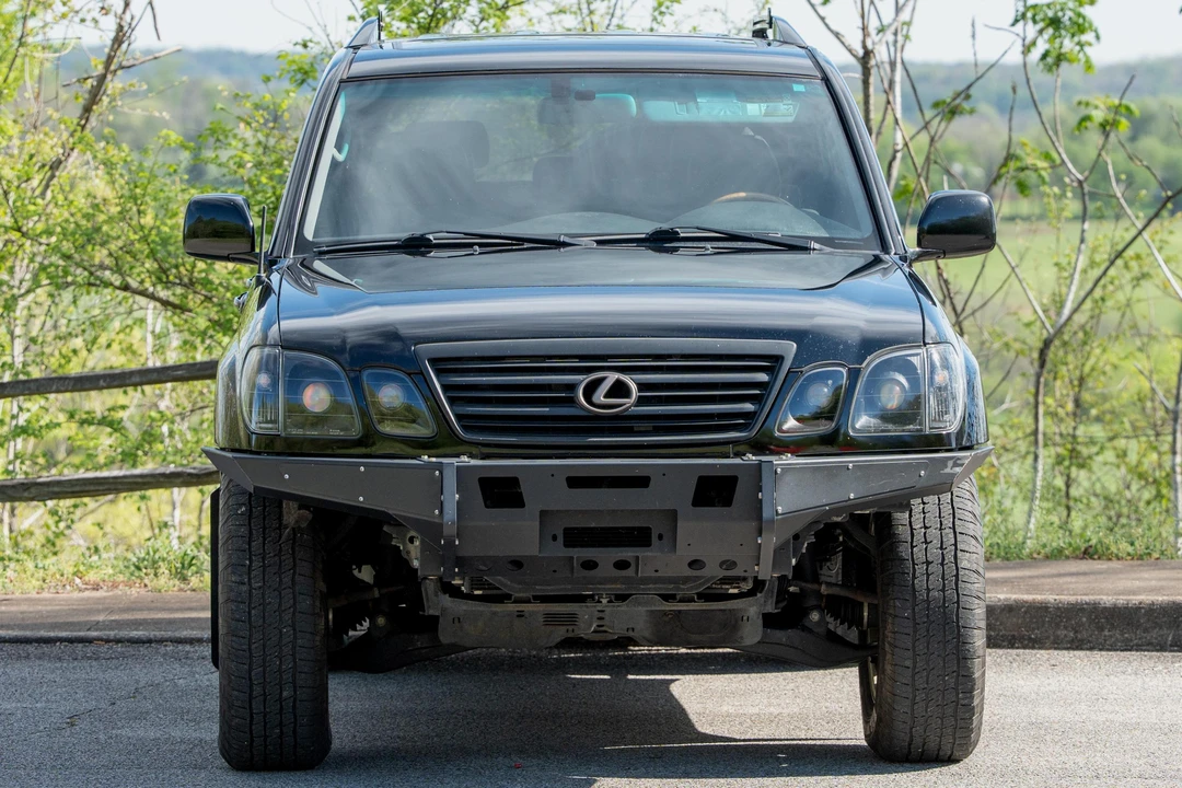 2004 Lexus LX 2nd Gen - Image 2 of 31