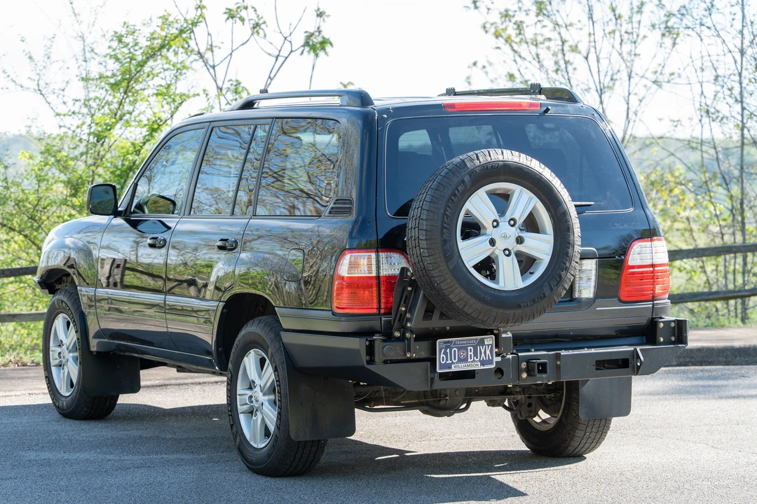 2004 Lexus LX 2nd Gen - Image 8 of 31