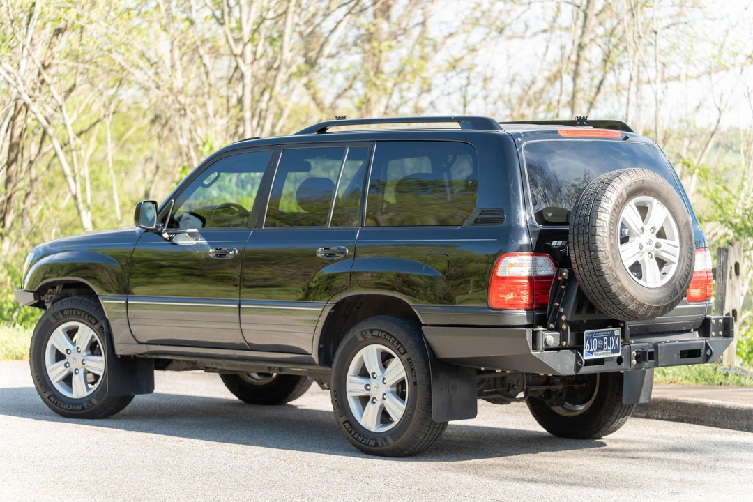 2004 Lexus LX 2nd Gen - Image 7 of 31