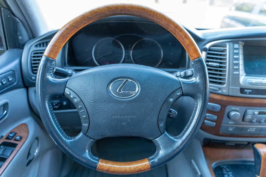 2004 Lexus LX 2nd Gen - Image 31 of 31