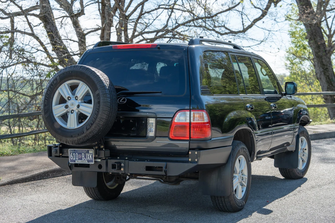 2004 Lexus LX 2nd Gen - Image 9 of 31