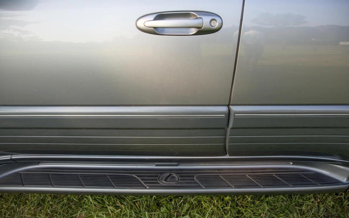 2004 Lexus LX 2nd Gen - Image 31 of 31