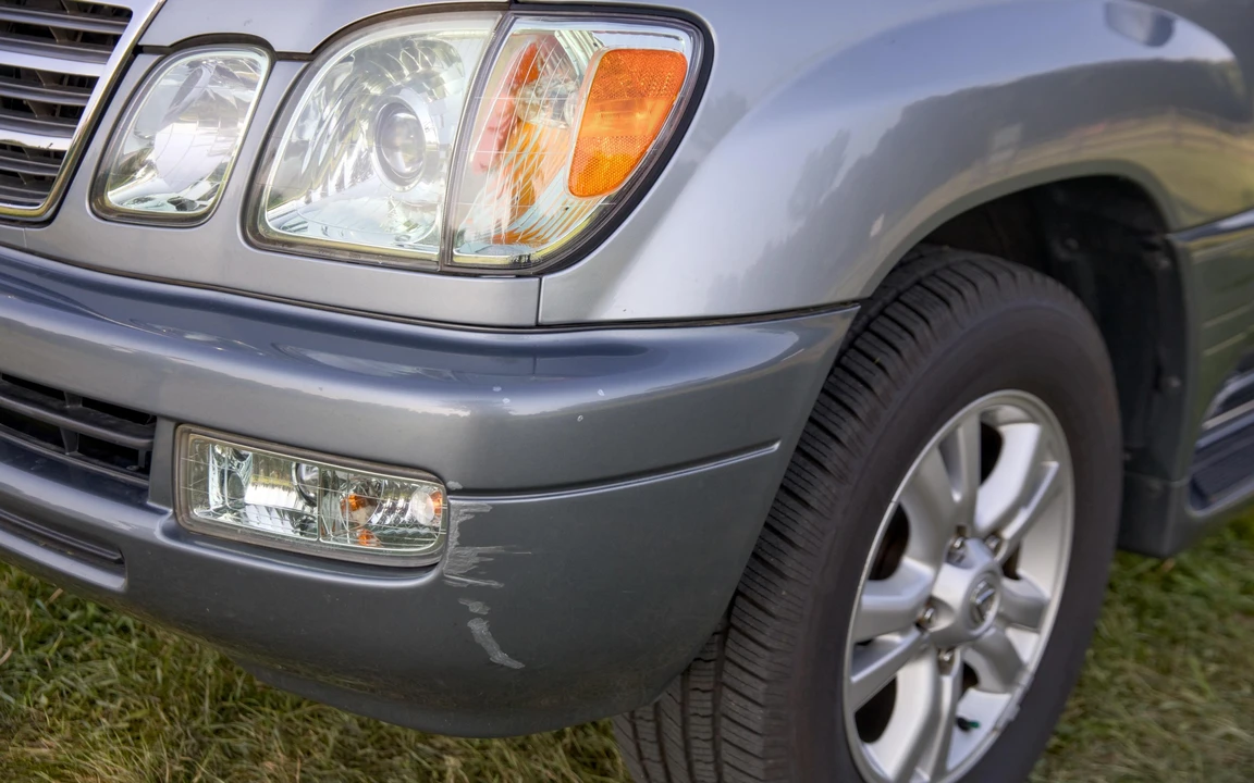 2004 Lexus LX 2nd Gen - Image 25 of 31